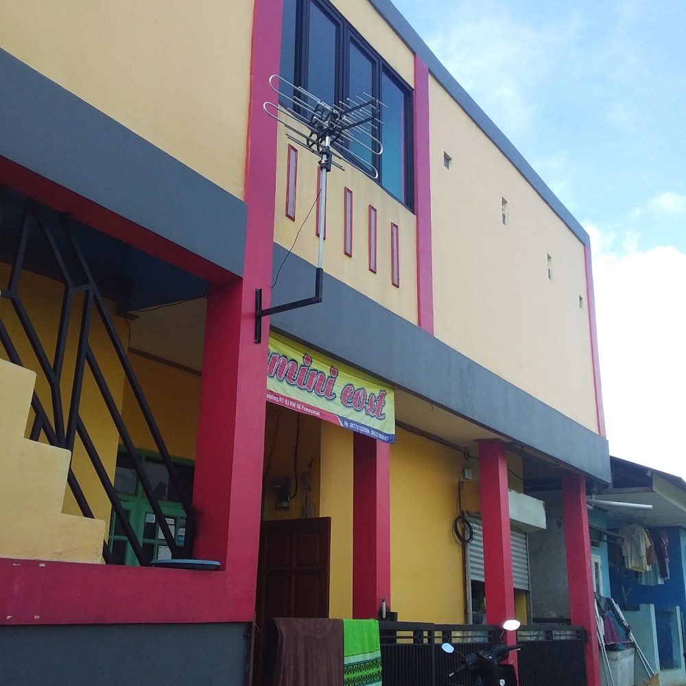 Kost Amini