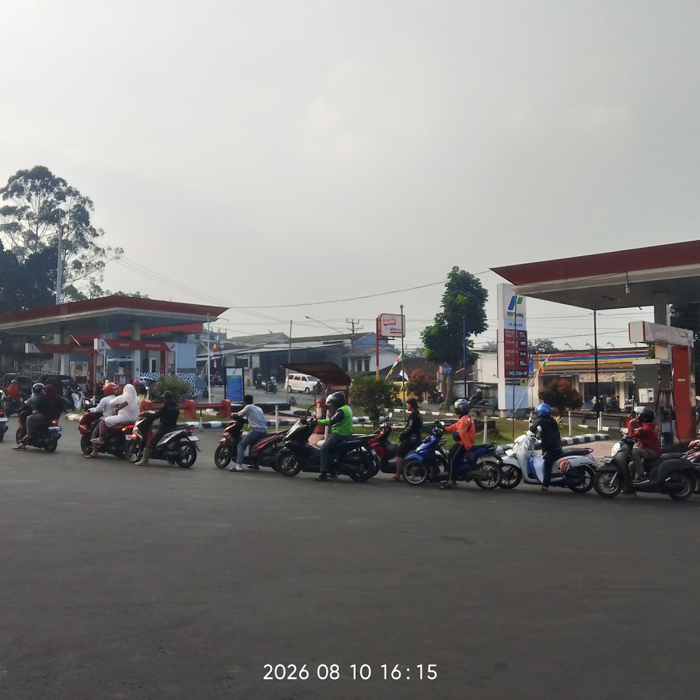 Panyaweuyan Pertamina 34.43208 Gas Station
