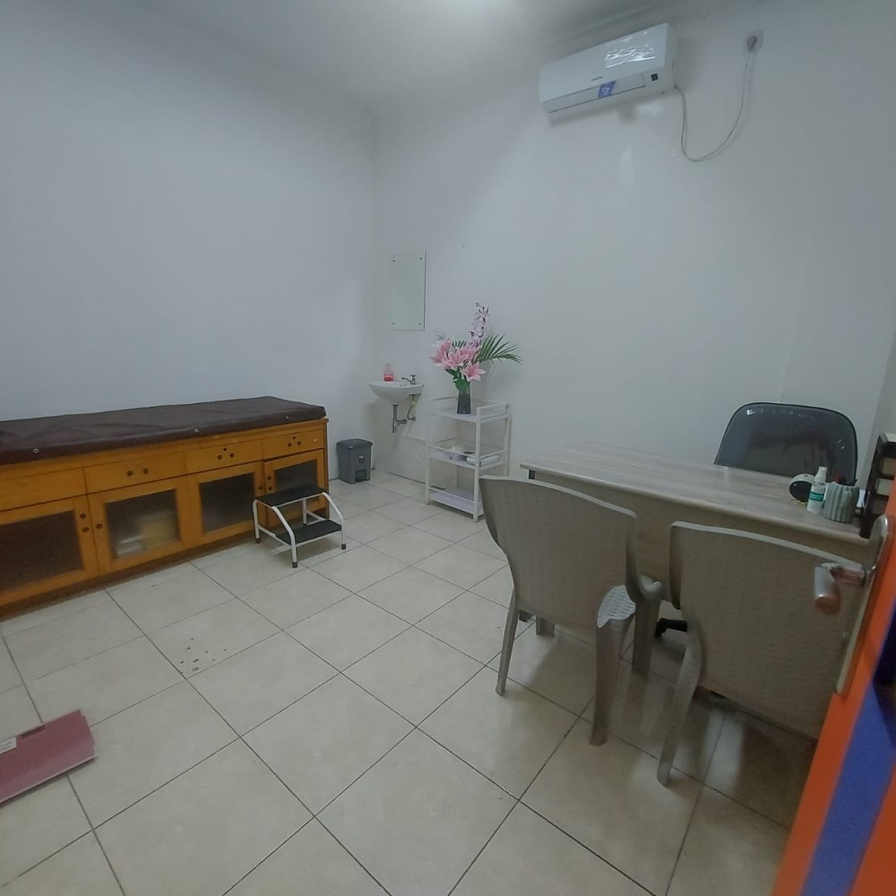 Dr Martina Sp.PD (Dokter Spesialis Penyakit Dalam)