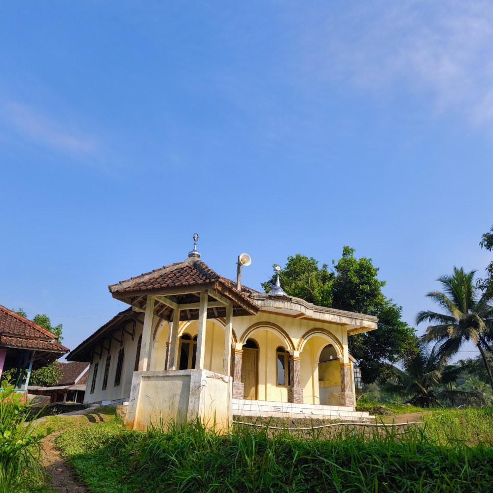 Masjid Jami Al-Miftahusyifa Kp.Rawaparay RT/01 RW/06