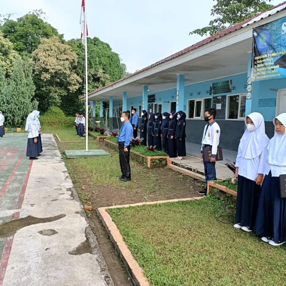 SMP TERPADU MIFTAHUL ULUM CIPANAS