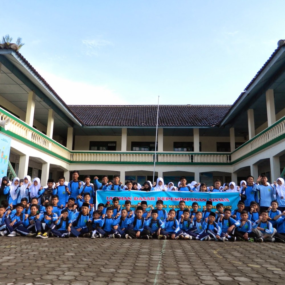 SMP / MTs AL-RIYADL Cipanas Cianjur