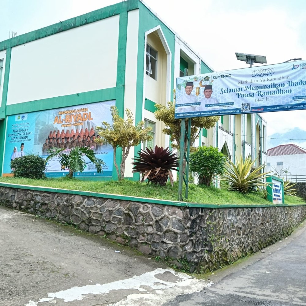 SMA / MA Madrasah Aliyah AL-RIYADL Cipanas Cianjur