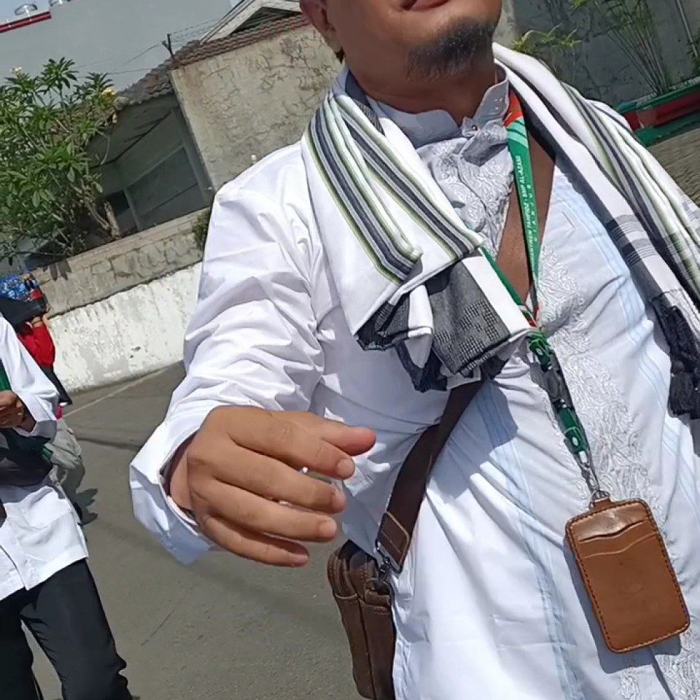 PESANTREN TAHFIDZ - SMP ISLAM & SMK AL-AZAMI