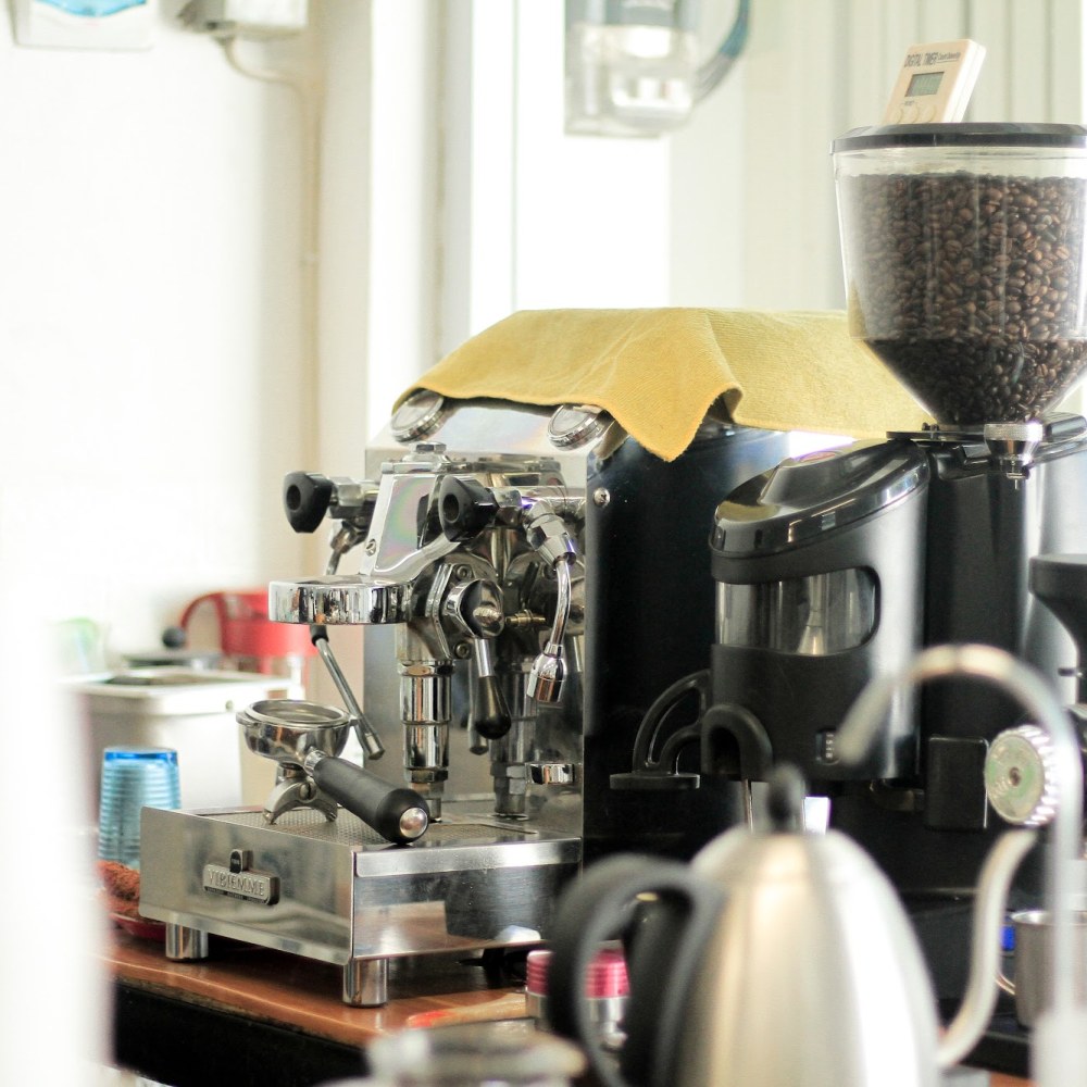 Headen Barber Cafe & Roastery