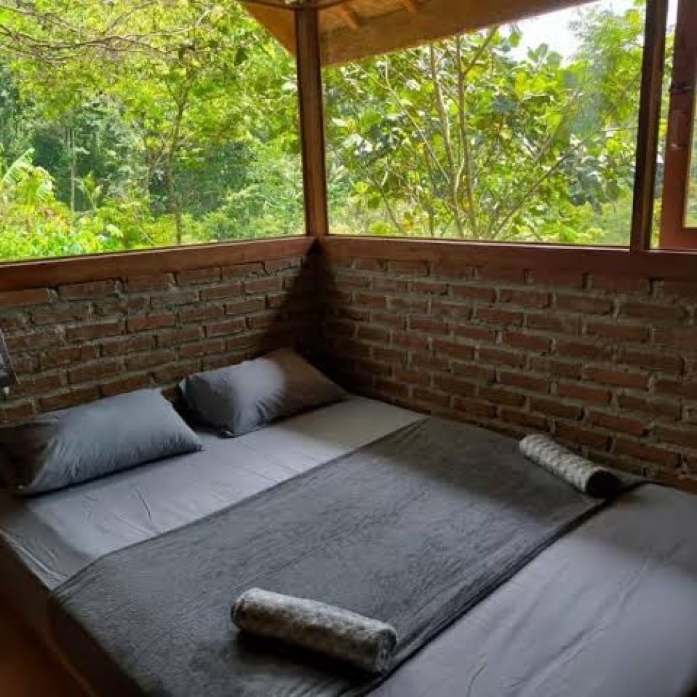Farmstay Manangel - Deluxe Bungalow With Garden View
