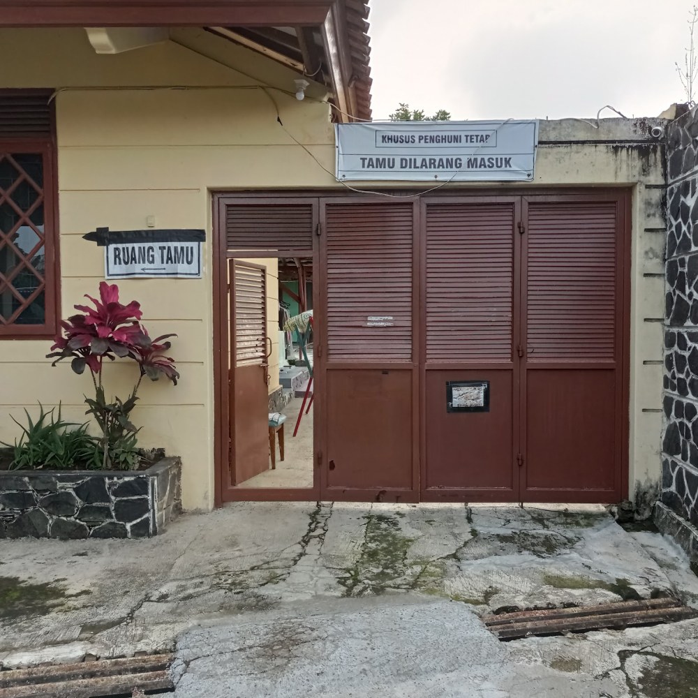 Kos"an Pak Sholeh Dan Rumah