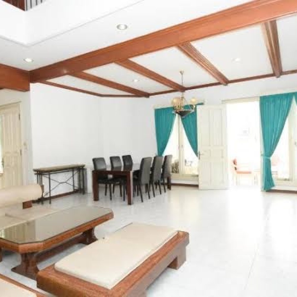 Villa Puncak Kota Bunga, Swarna Villa Swimming Pool