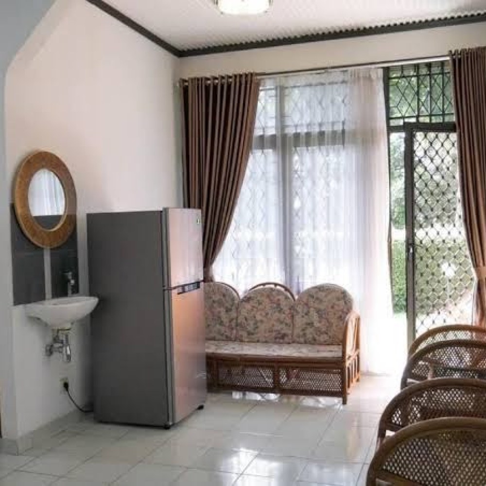 Puncak Villa Lotus D33 - Three-Bedroom Villa