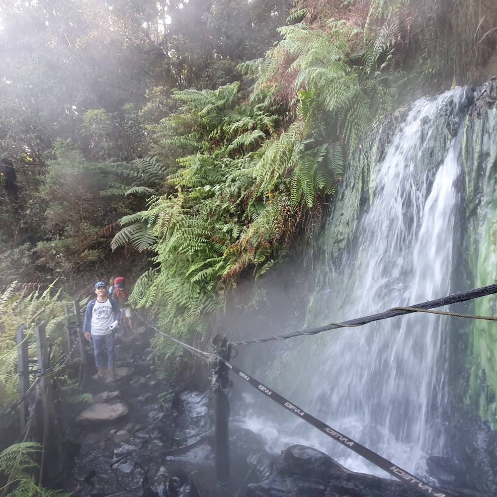 Air Terjun Panas