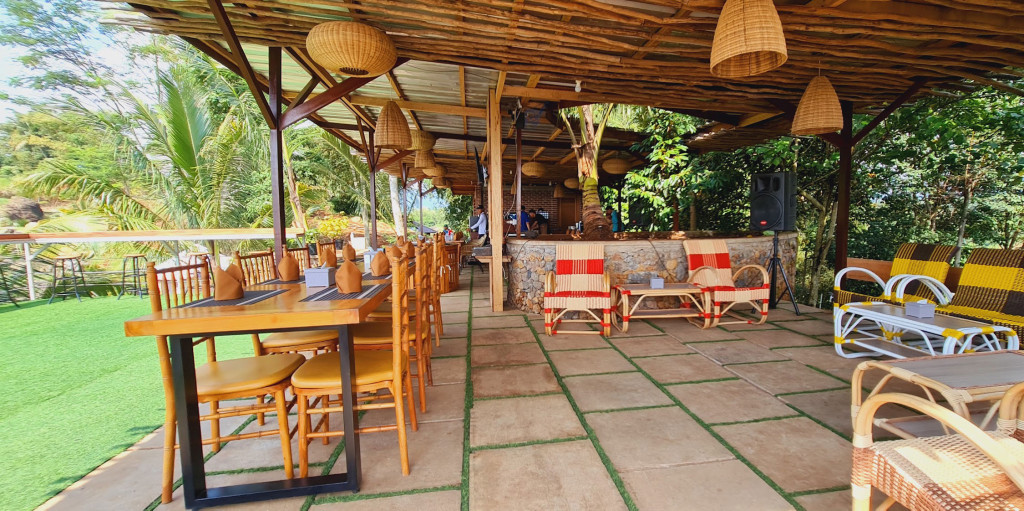 Tempat Ngopi Coconut Farm Garden Cibeber