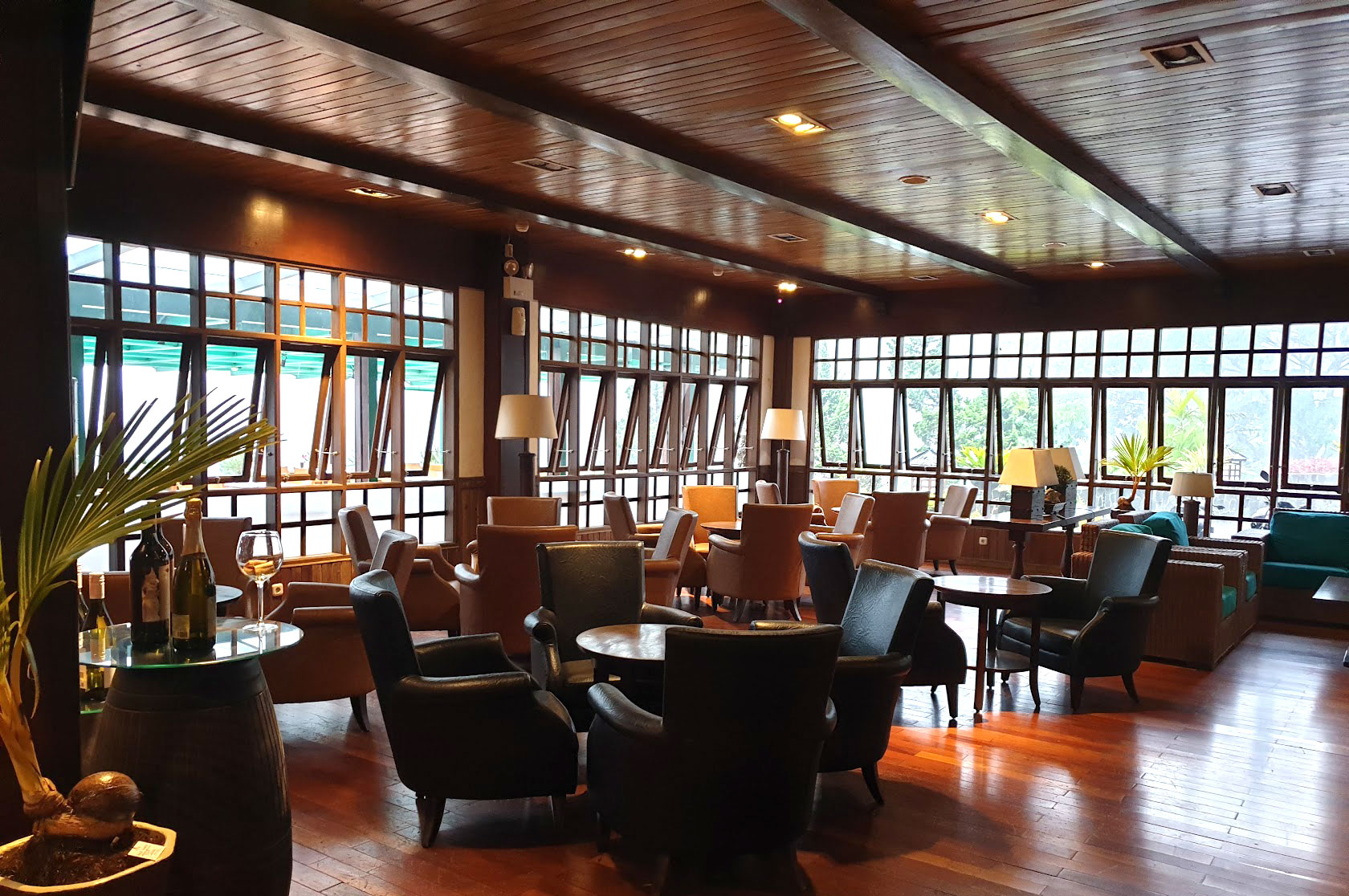 Widuri Cafe and Bar Puncak Pass Resort