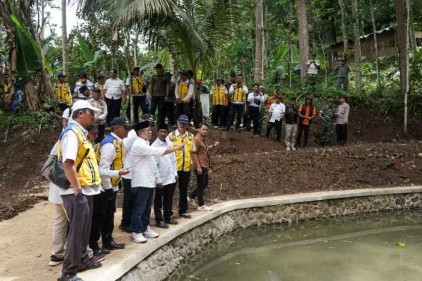 Peduli Petani, Bupati Cianjur Resmikan Embung Irigasi di Kadupandak