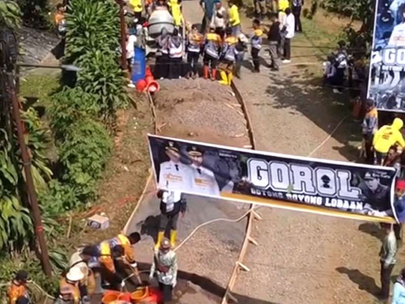 Perbaikan jalan di Takokak - Cianjur Selatan