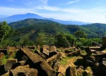 view perbukitan di Gunung Padang