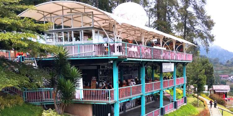 wahana seru sevillage puncak yang bikin betah