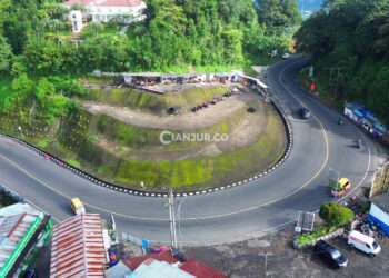 warung tebing puncak pass