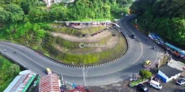 warung tebing puncak pass