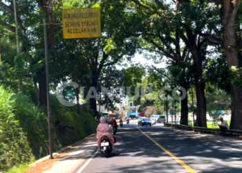 rambu lalu lintas di tapal kuda cugenang cianjur