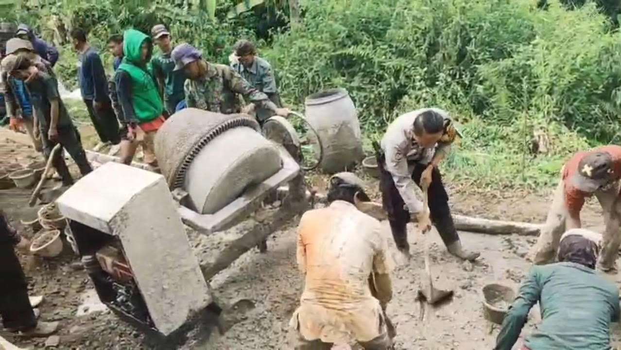 Gorol Perbaikan Jalan Kp. Pasir Tunagan, Desa Wangunjaya Kecamatan Cugenang Cianjur