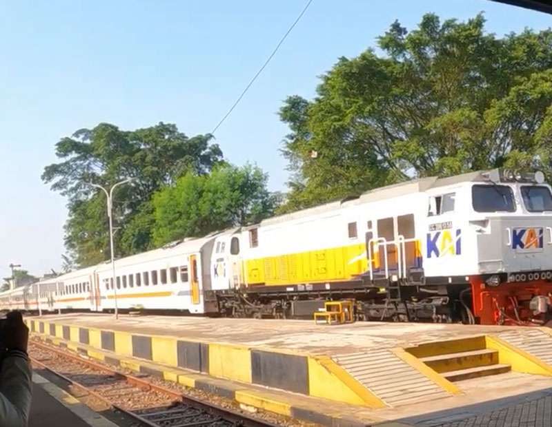 Kereta Api Cianjur Bandung Akan Beroperasi Kembali - Kemenhub Siapkan Dana Rp256 Miliar