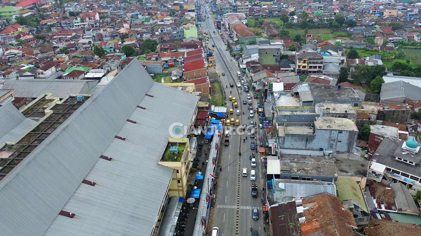 Pasar Cipanas: Masih Berdiri Kokoh di Tengah Perbelanjaan Modern di Cianjur (Disertai Video Youtube)