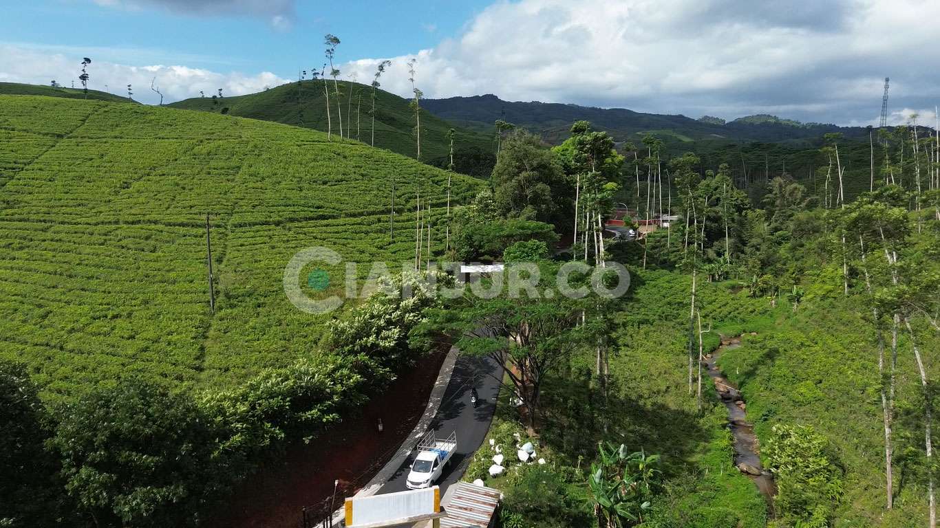 Pesona Desa Sukalaksana Dari Udara - Magnet Pengendara Yang Melintas (Disertai Video Youtube)