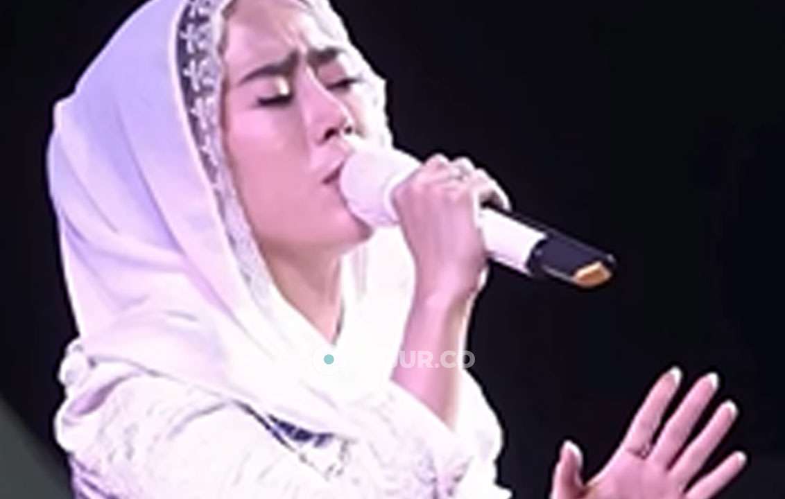 kanayawhu membawakan lagu karembong hejo dengan penuh emosional