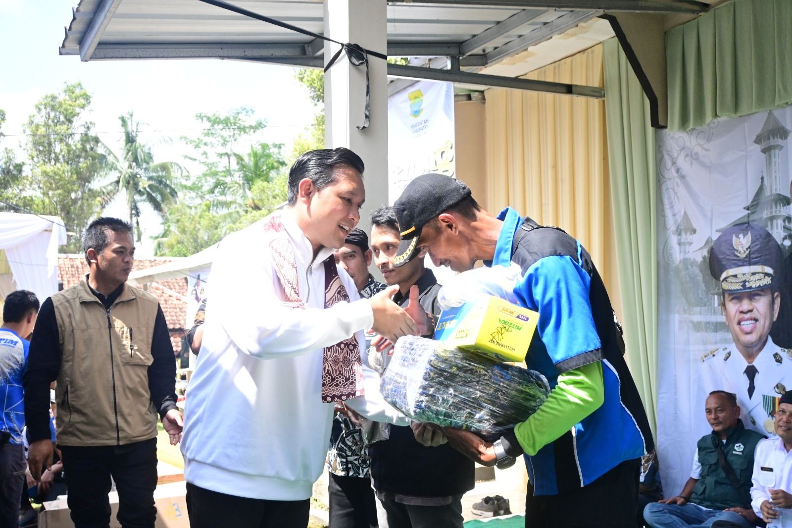 Rembug Warga di Padaluyu, Pemkab Cianjur Hadirkan Layanan dan Bantuan