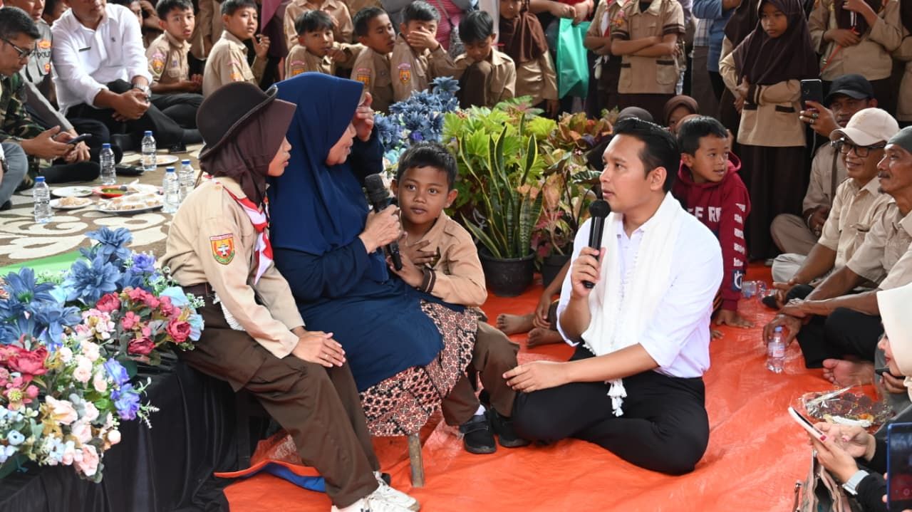 Rembug Warga di Desa Songgom, Bupati Cianjur Serap Aspirasi dan Hadirkan Layanan