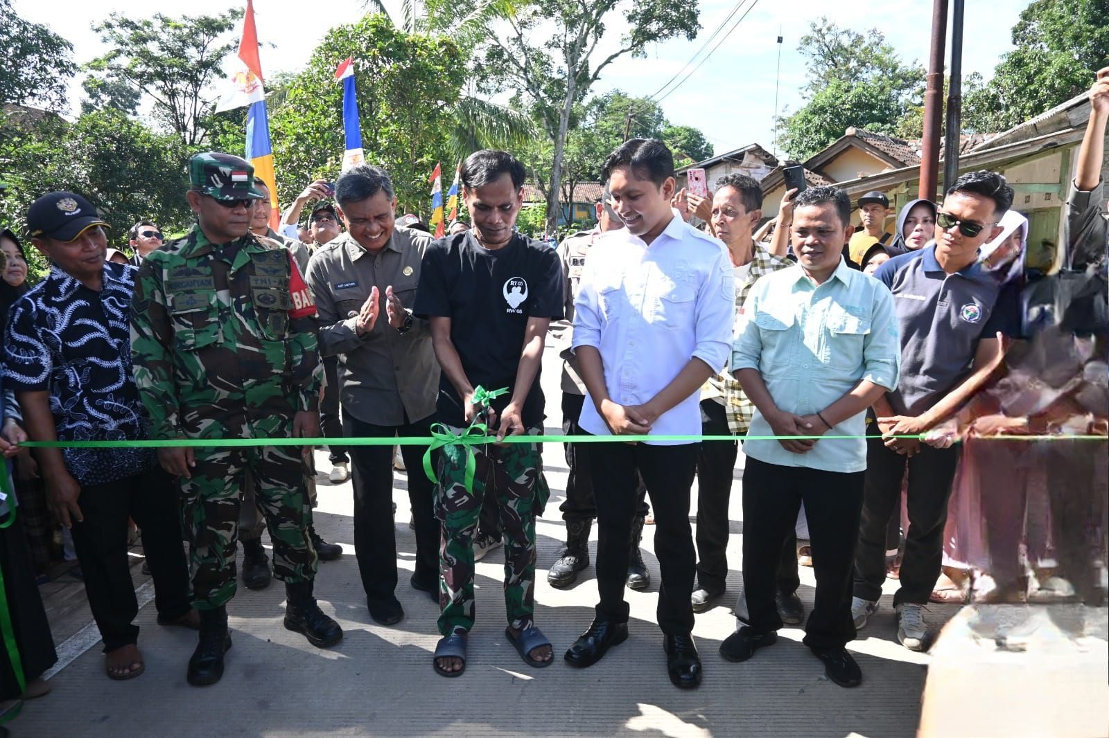 Jalan Rusak 32 Tahun di Sukajaya Rampung dan Diberi Nama Dr. M. Wahyu