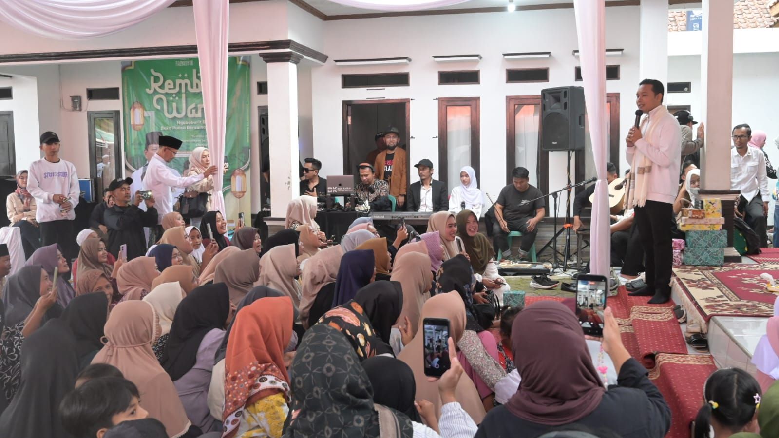 Rembug Warga Ramadhan di Mande, Bupati Hadirkan Dialog dan Layanan Terpadu