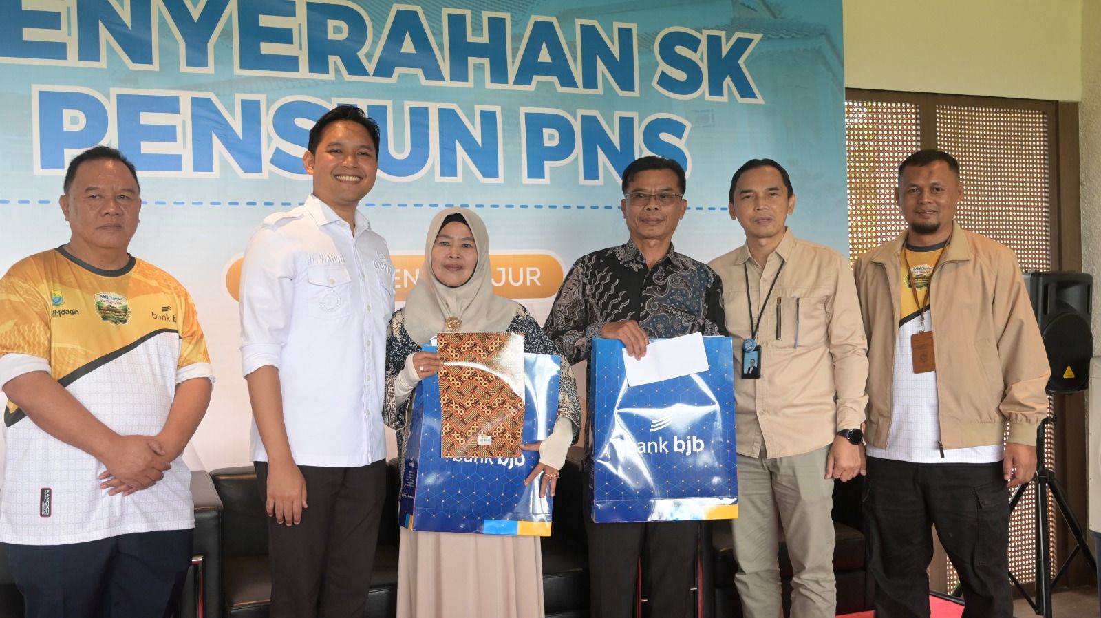 Bupati Cianjur Serahkan SK Purna Bhakti ASN Periode Januari–Agustus 2026
