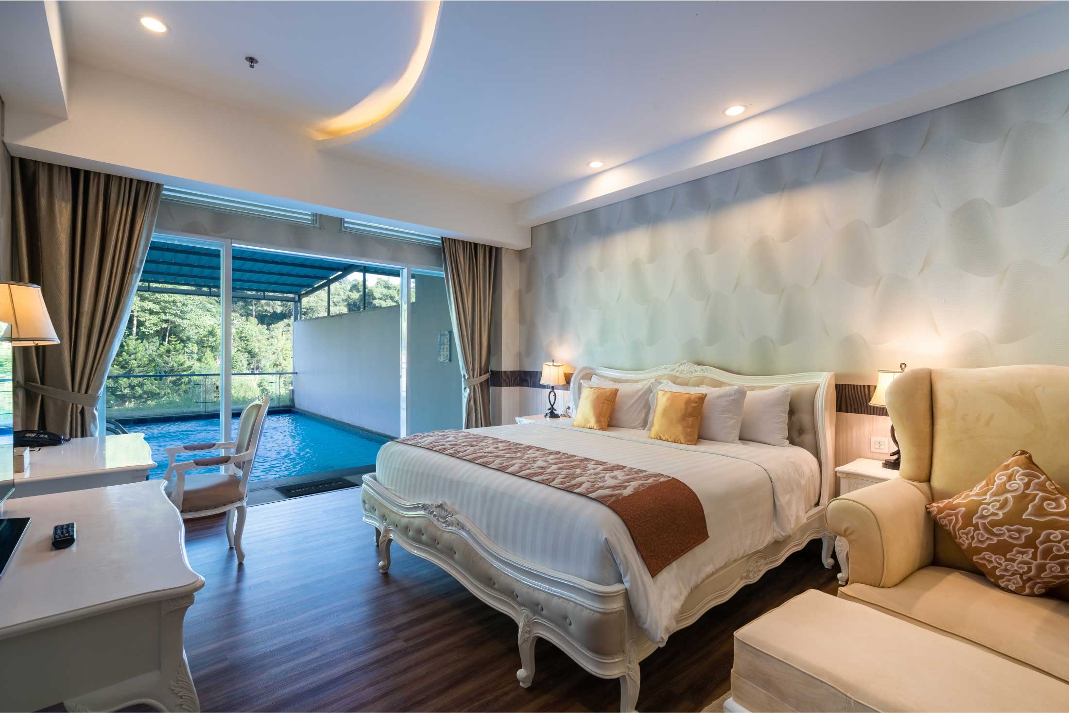 HOTEL-LE-EMINENCE-EMINENCE-SUITE-ROOM-1