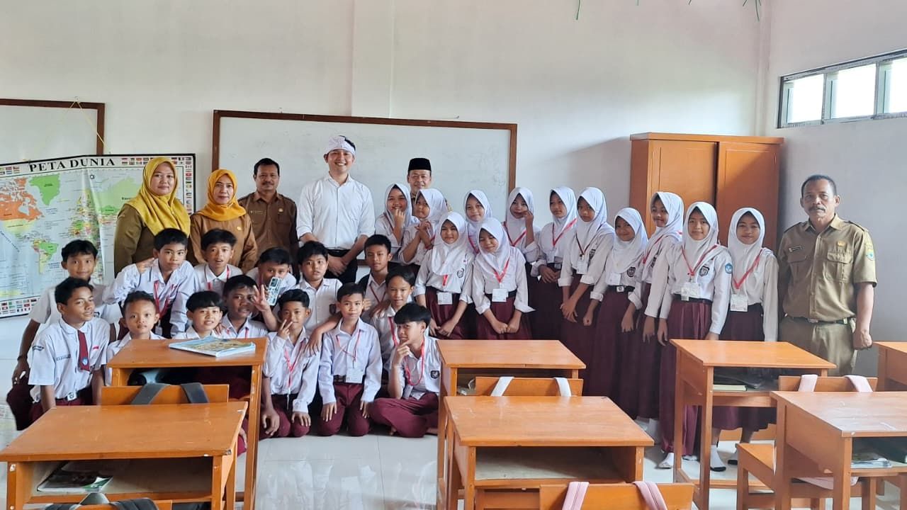 Bupati Cianjur Tinjau TKA dan Ruang Kelas di SDN Cikancana 2