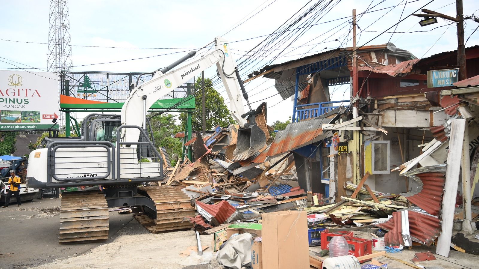 Dedi Mulyadi Tertibkan PKL di Ciloto, Pedagang Terdampak Dapat Kompensasi