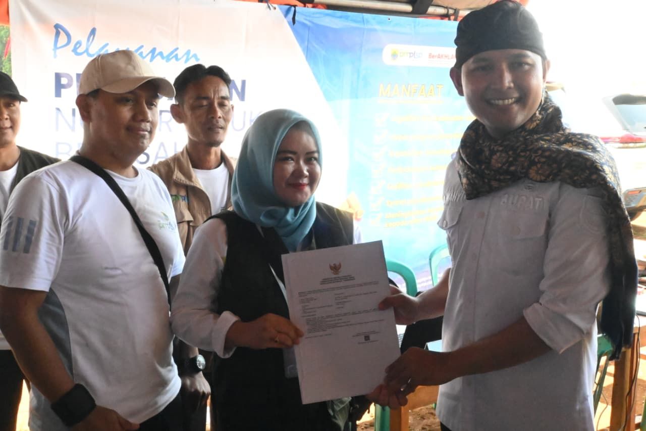 Rembug Warga di Karyamukti Hadirkan Layanan Publik dan Bantuan