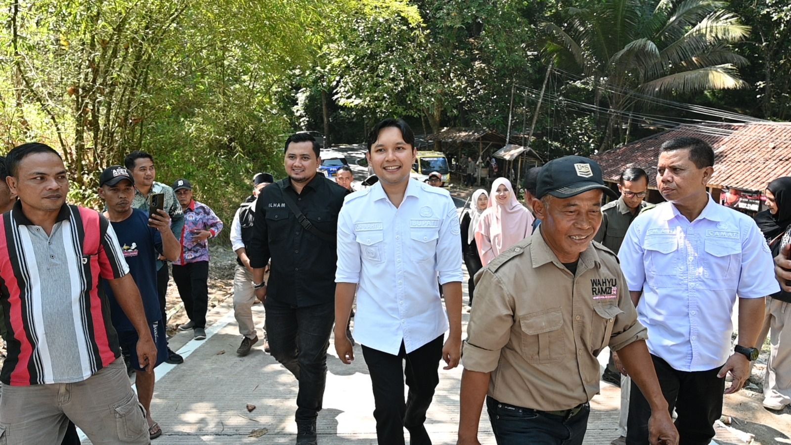Bupati Cianjur Tinjau Jalan Gunung Subang–Pagermaneuh sebelum Diresmikan