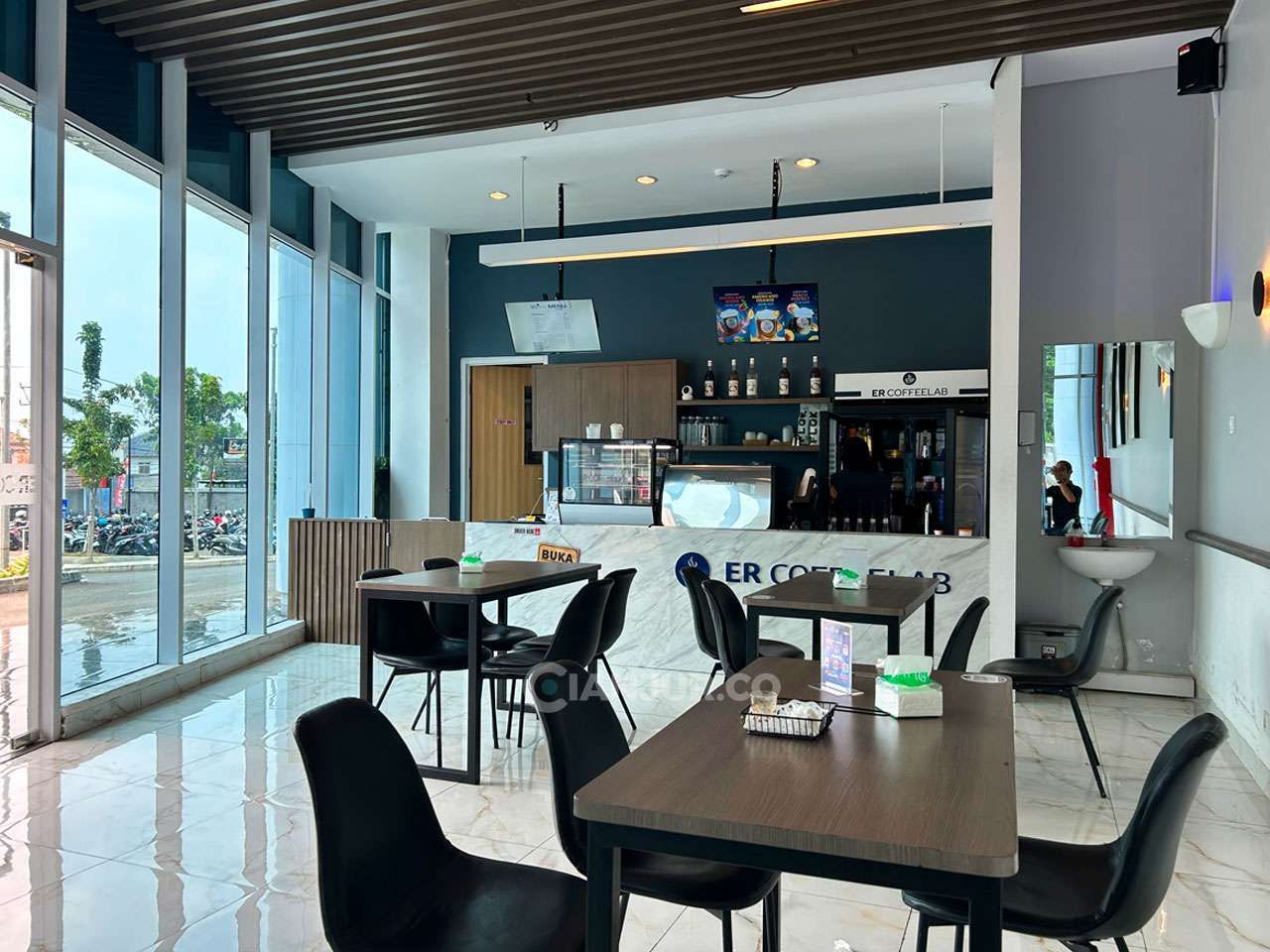 er coffee lab edelweiss hospital cianjur suasana di dalam ruangan