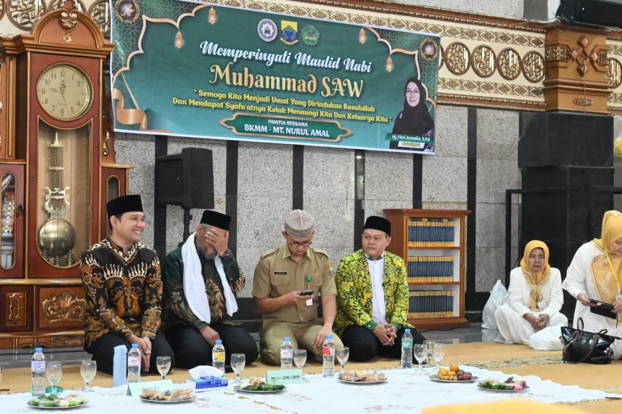 Maulid Nabi di Masjid Agung, Bupati Cianjur Ajak Warga Teladani Rasulullah