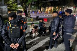 Polres Garut Sita Puluhan Miras dalam Patroli Malam