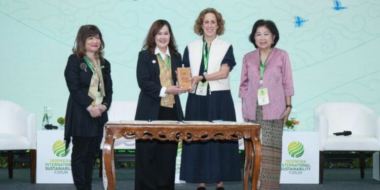APP Group Bergabung dengan RE100, Targetkan 100 Persen Listrik Terbarukan