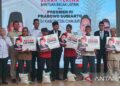 Pemkab Cianjur dan YGSN Serahkan 120 Becak Listrik kepada Pengemudi Lansia