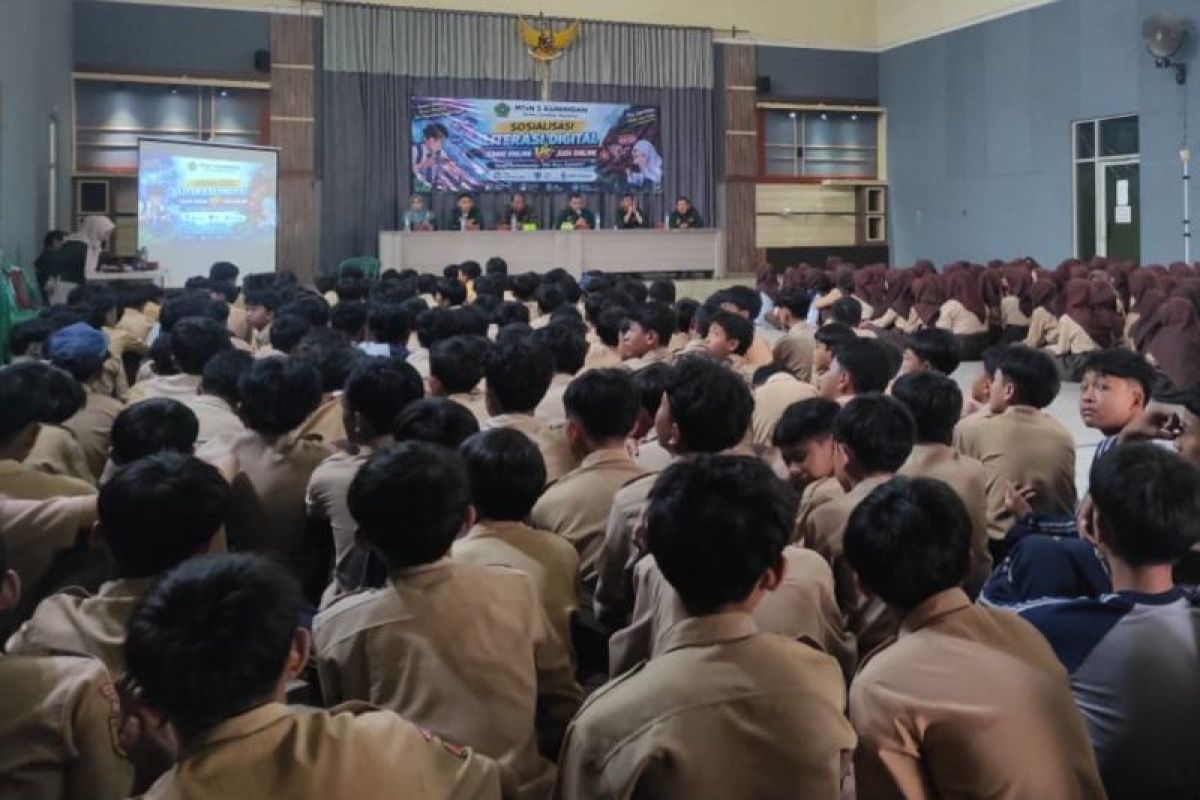 Diskominfo Kuningan Bekali Pelajar Literasi Digital untuk Cegah Judol
