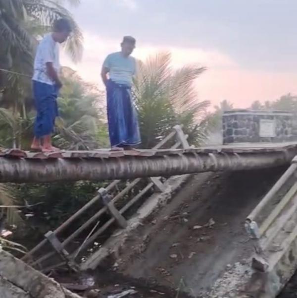 Jembatan Cipunaga di Sindangbarang Ambruk Dua Tahun, Belum Diperbaiki