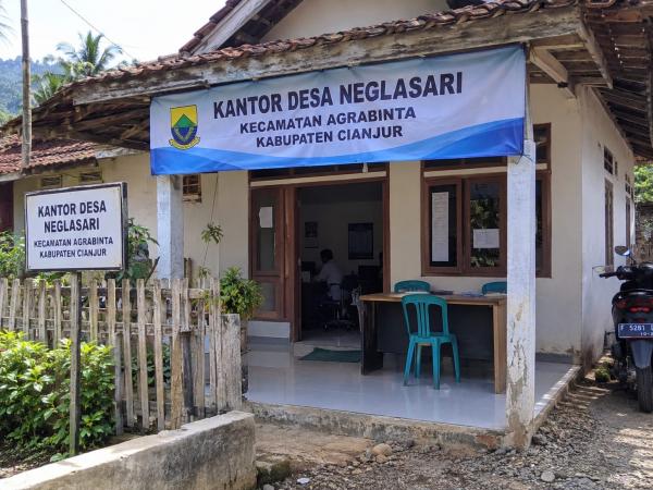 Desa Neglasari Cianjur Masih Mengontrak Rumah Warga untuk Kantor