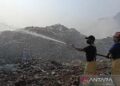 Api dari Lahan Gunung Leneng Merembet ke TPAS Gunung Santri
