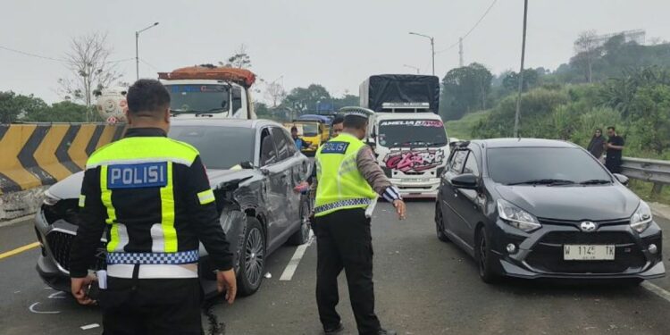 15 Kendaraan Terlibat Kecelakaan Beruntun di Tol Cipularang KM 91