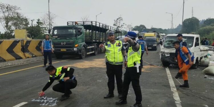 Tabrakan Beruntun di Cipularang KM 91 Libatkan 15 Kendaraan