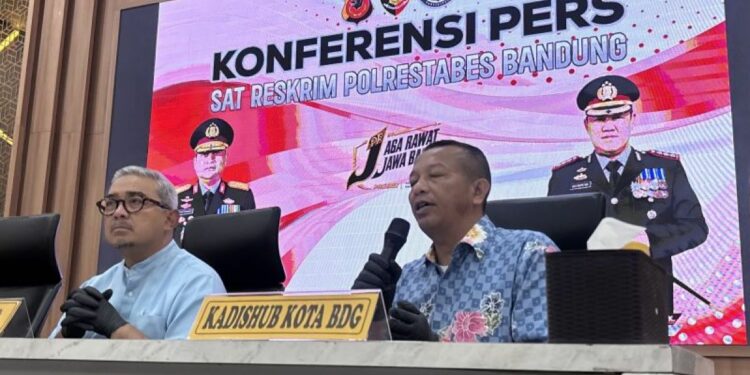 Dishub Bandung Ganti Lima Perangkat Lampu Lalu Lintas yang Dicuri